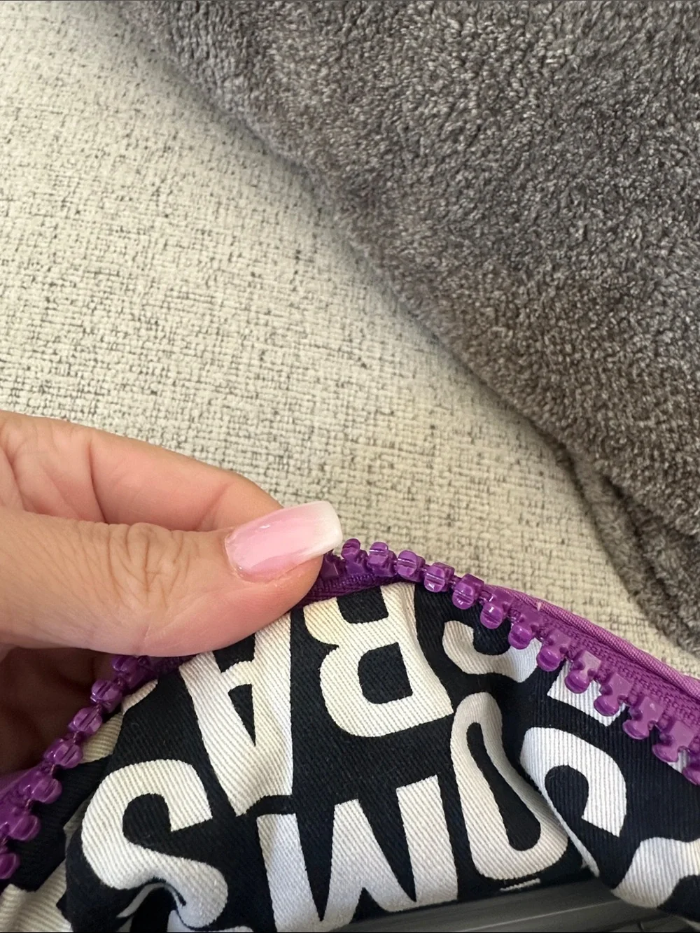 XL Marc jacobs purple makeup bag 💜